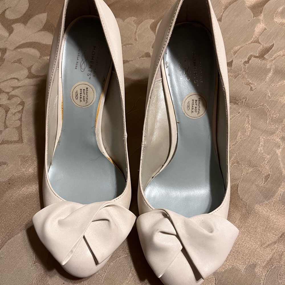 Lela Rose Cream Heels with Bow Detail